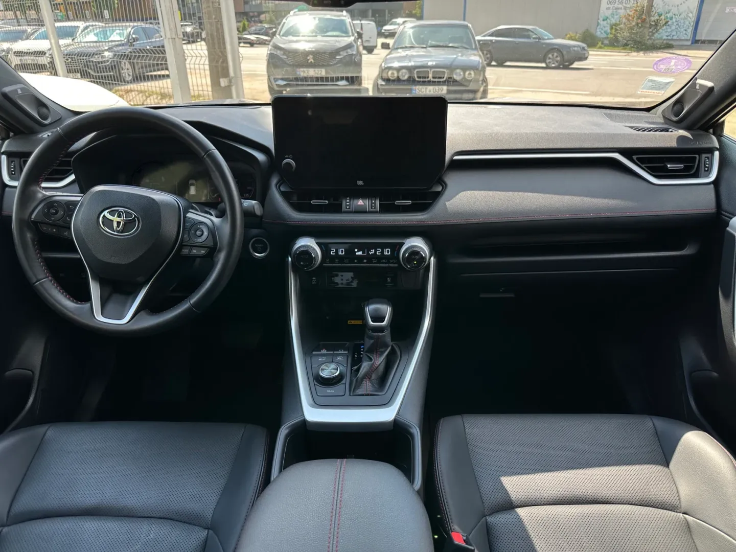 Toyota Rav 4 — фото 11