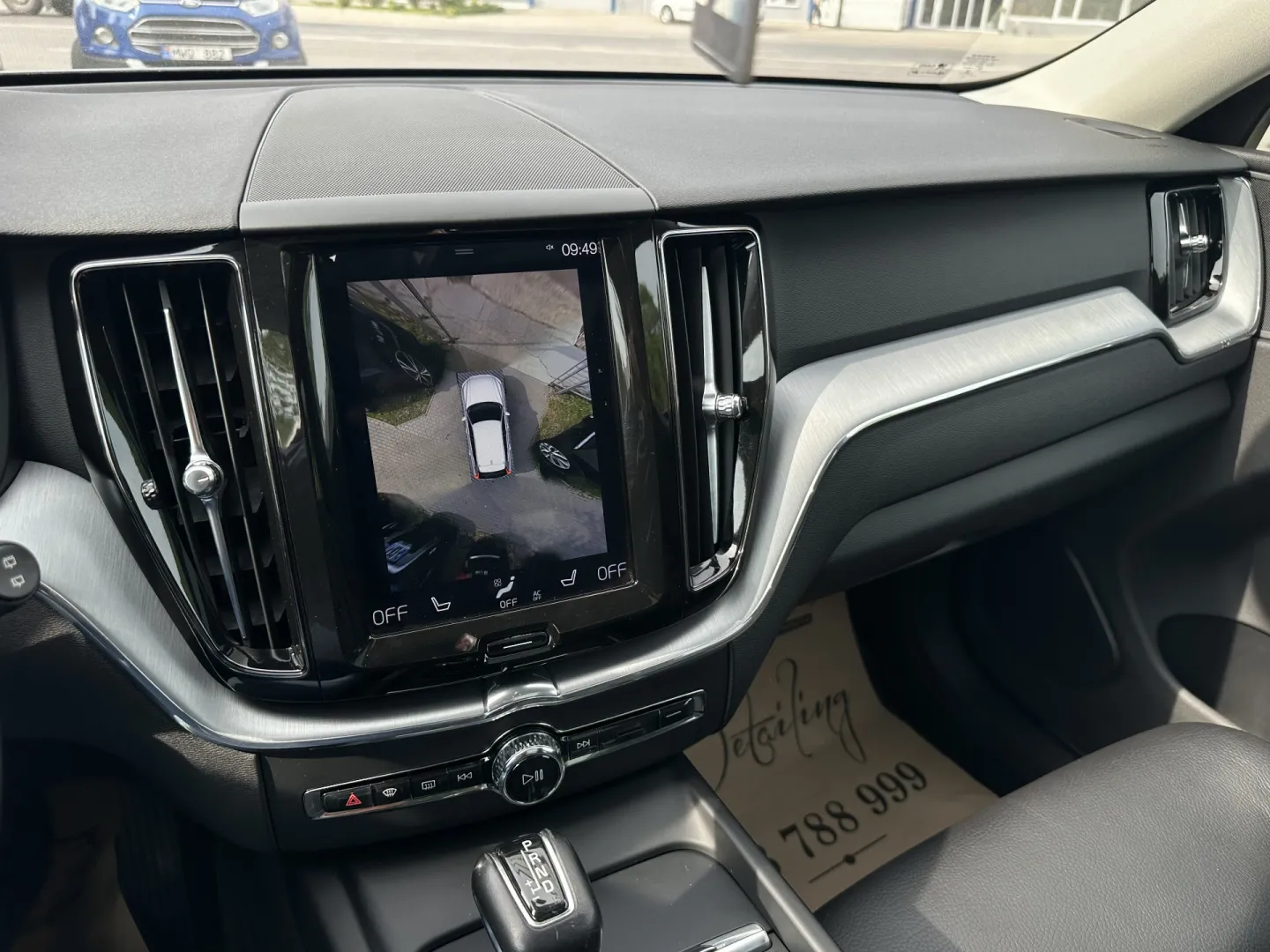 Volvo XC60 — фото 14